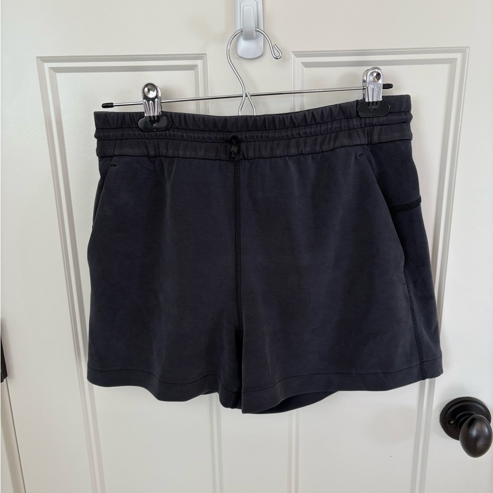 Lululemon Softstreme  4” HR Shorts